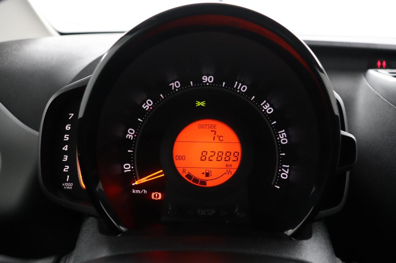 Toyota AYGO 1.0 VVT-i x-play | Achteruitrijcamera | LMV | NAP |