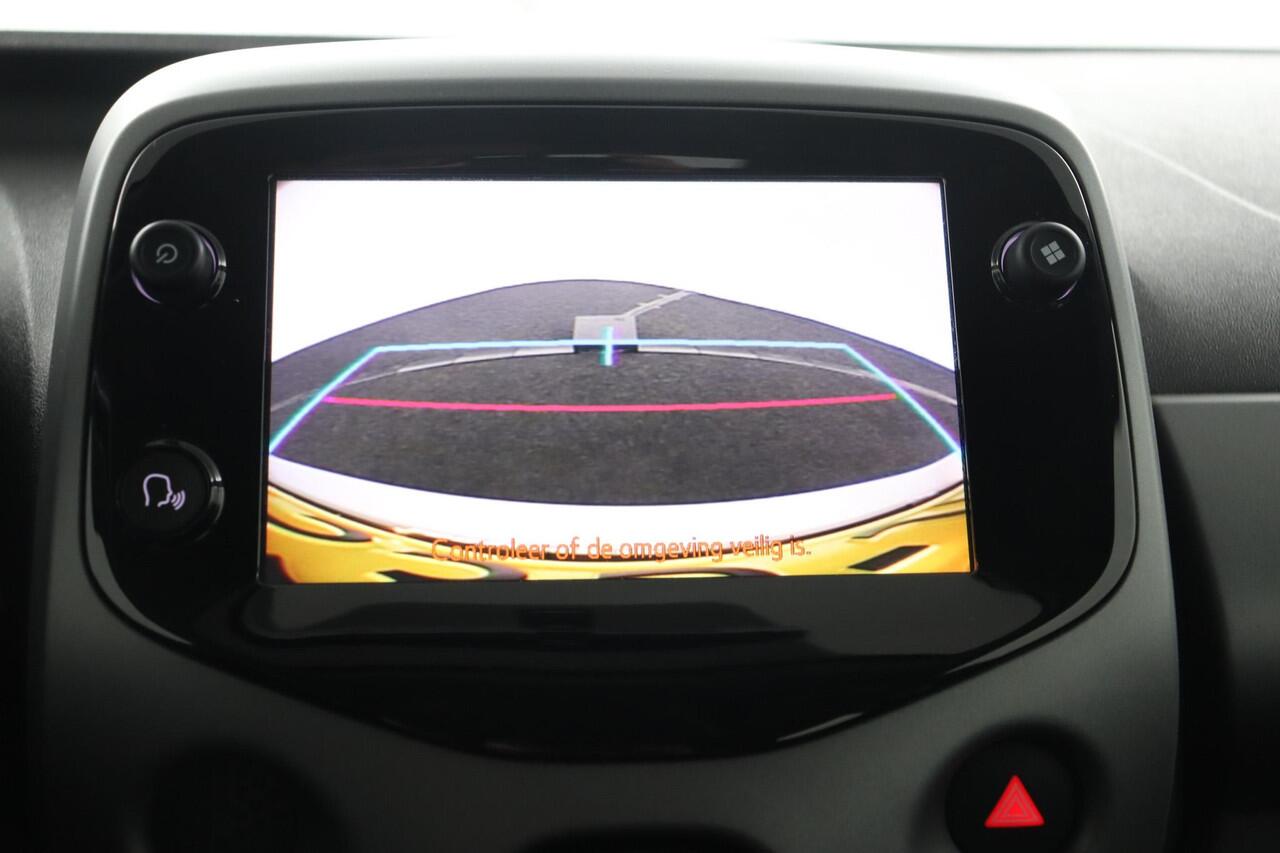 Toyota AYGO 1.0 VVT-i x-play | Achteruitrijcamera | LMV | NAP |