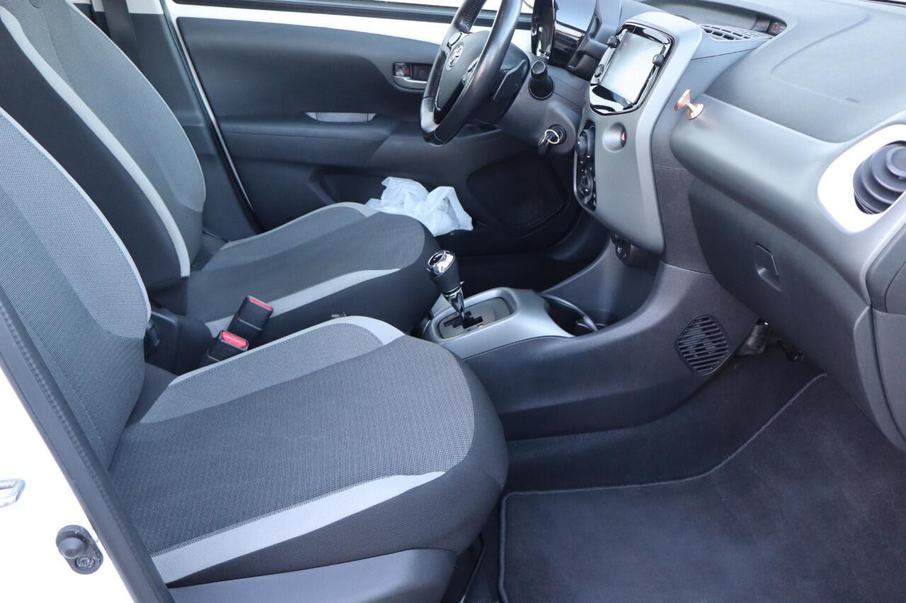 Toyota AYGO 1.0 VVT-i x-play Airco, Automaat, Camera, Apple Carplay, Elektrische ramen