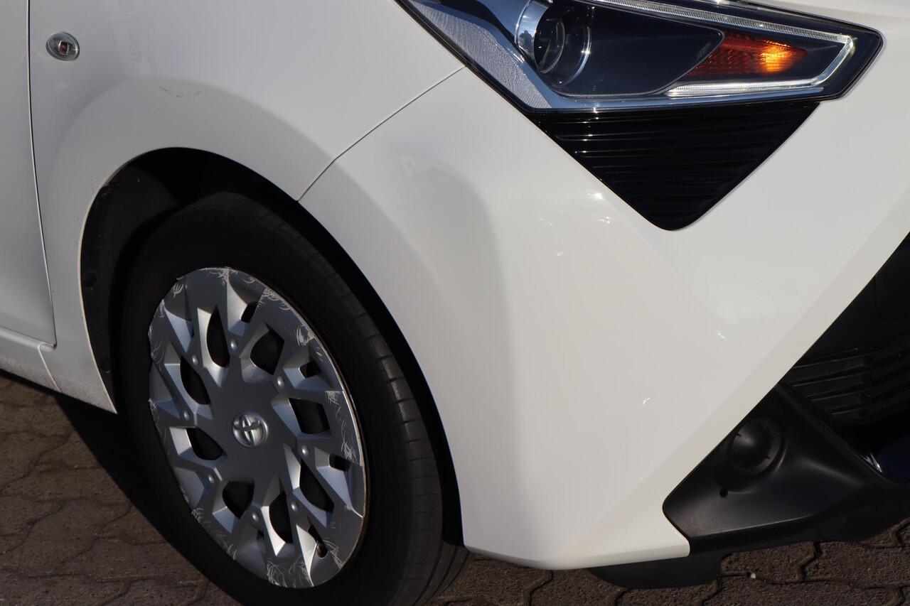 Toyota AYGO 1.0 VVT-i x-play Airco, Automaat, Camera, Apple Carplay, Elektrische ramen
