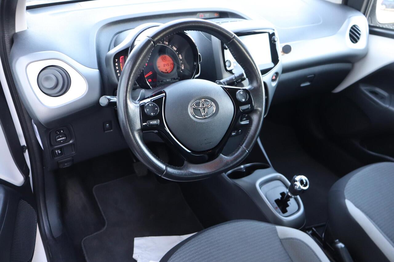 Toyota AYGO 1.0 VVT-i x-play Airco, Automaat, Camera, Apple Carplay, Elektrische ramen
