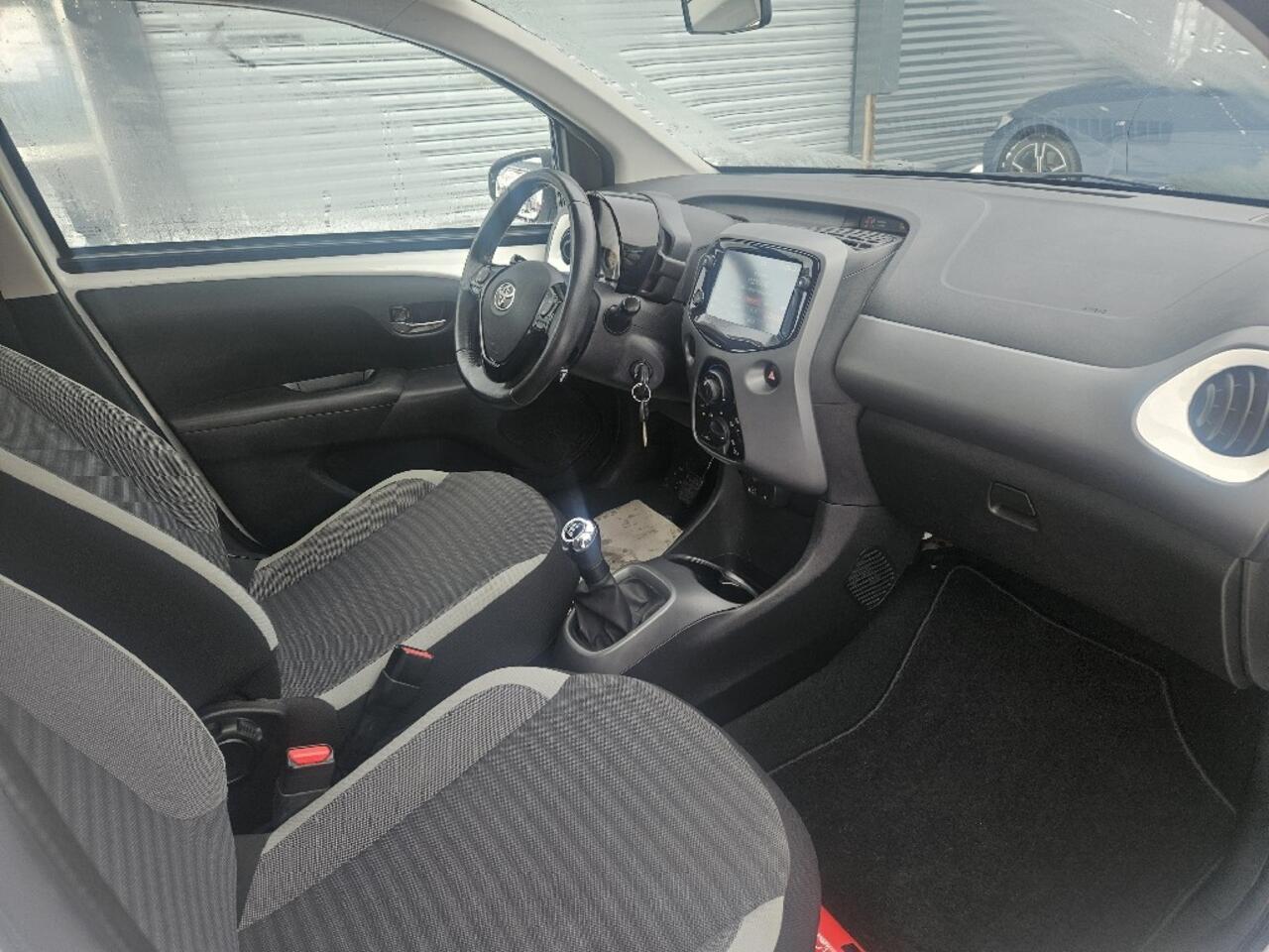 Toyota AYGO 1.0 VVT-i x-joy