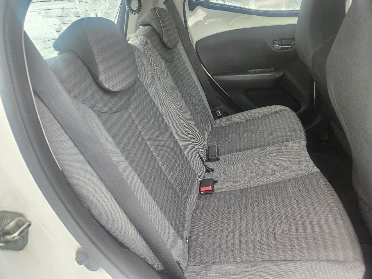 Toyota AYGO 1.0 VVT-i x-joy