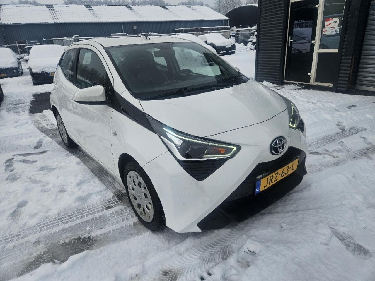 Toyota AYGO 1.0 VVT-i x-joy