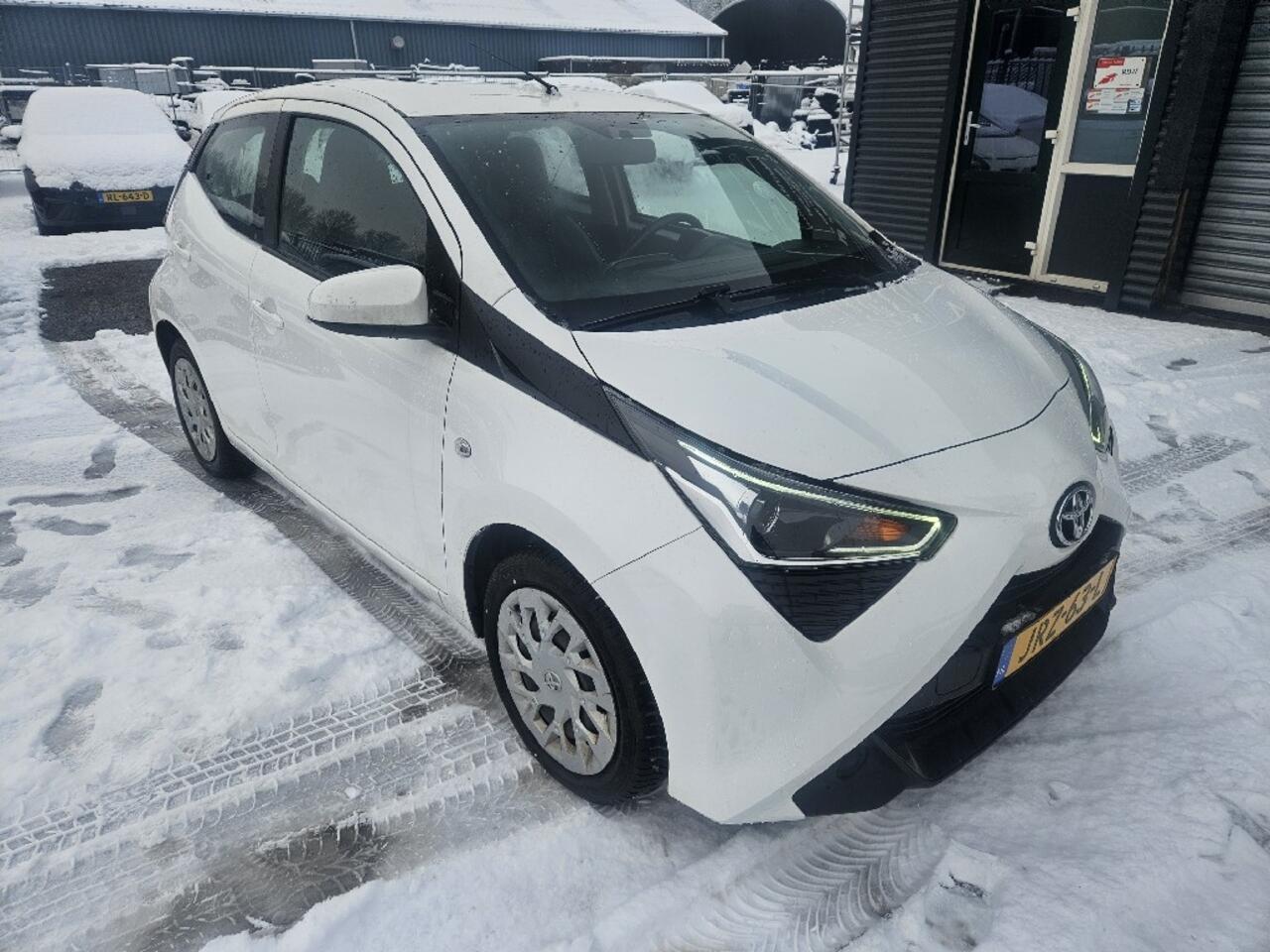 Toyota AYGO 1.0 VVT-i x-joy