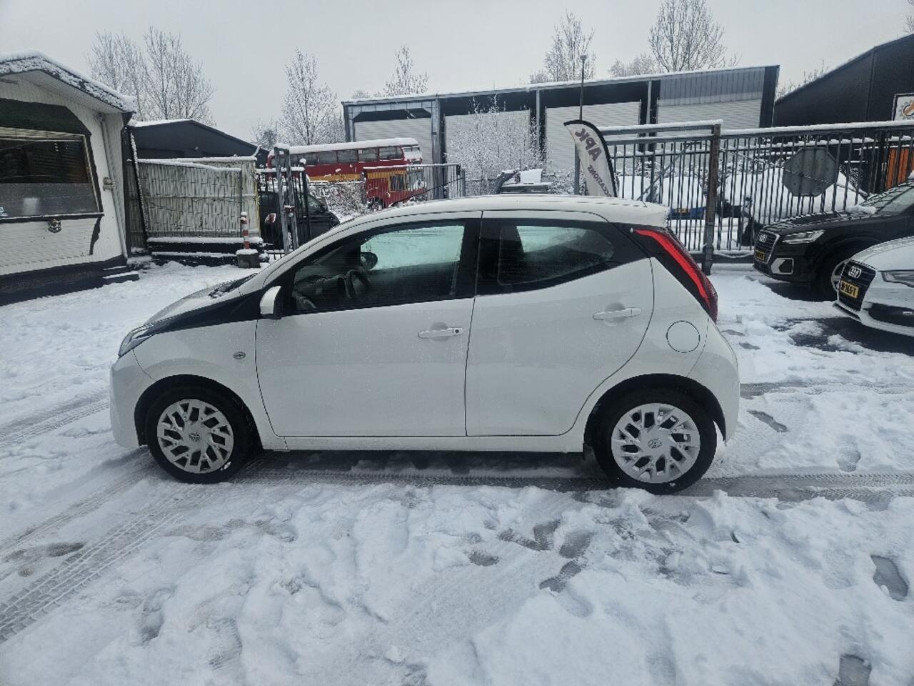 Toyota AYGO 1.0 VVT-i x-joy