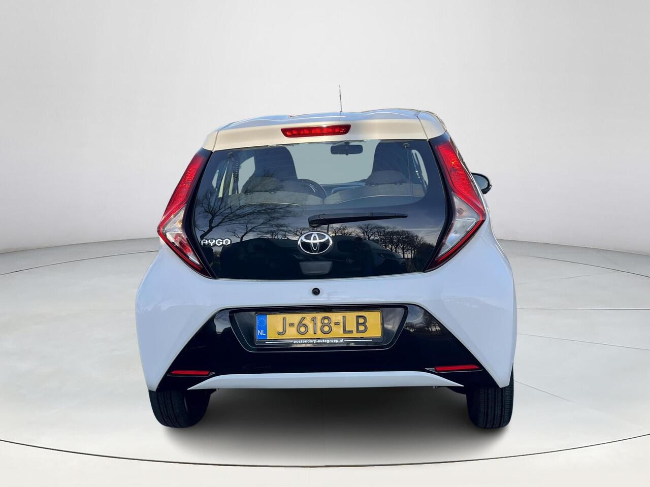 Toyota AYGO 1.0 VVT-i x-play | 5 deurs | Carplay | Parkeercamera | Airconditioning |