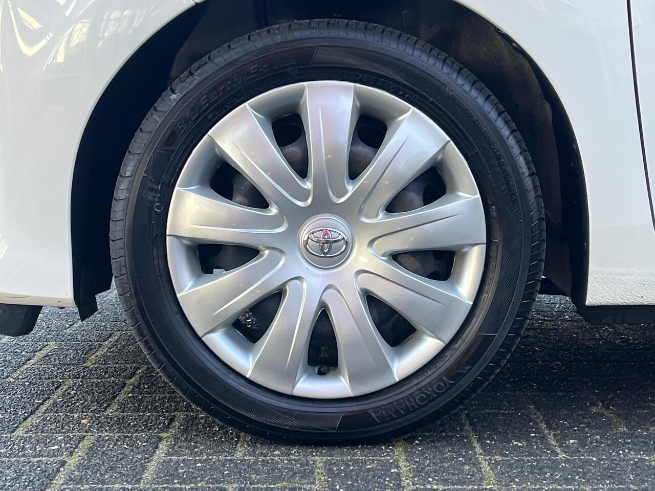 Toyota AYGO 1.0 VVT-i x-play | 5 deurs | Carplay | Parkeercamera | Airconditioning |