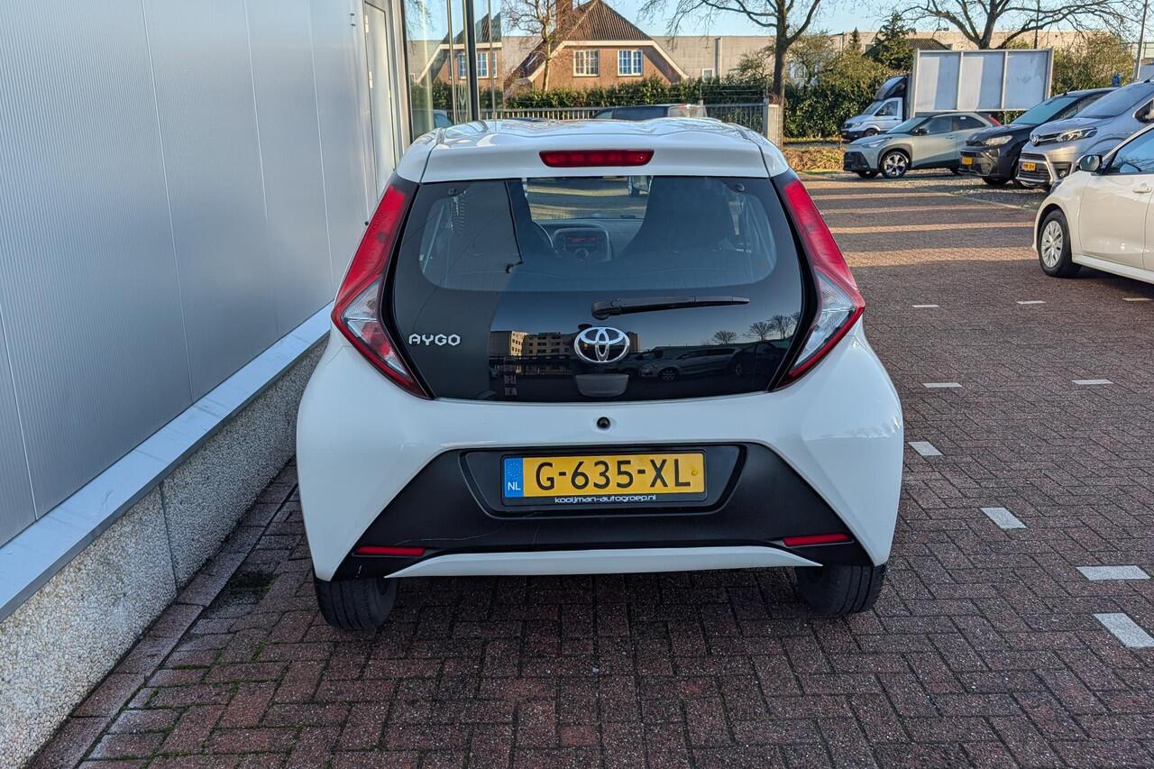 Toyota AYGO 1.0 VVT-i x-fun NL-auto, boekjes compleet, airconditioning, uitstelbare zijruiten achter, start/stop systeem, centrale deurvergrendeling