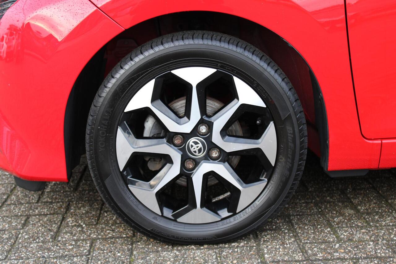 Toyota AYGO 1.0 VVT-i x-joy , Trekhaak, Clima, Camera, Apple Carplay, Bluetooth, LMV 15 Inch, Armsteun, Elek.Ramen