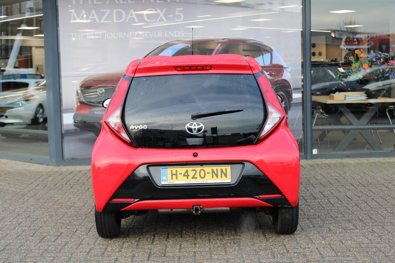 Toyota AYGO 1.0 VVT-i x-joy , Trekhaak, Clima, Camera, Apple Carplay, Bluetooth, LMV 15 Inch, Armsteun, Elek.Ramen