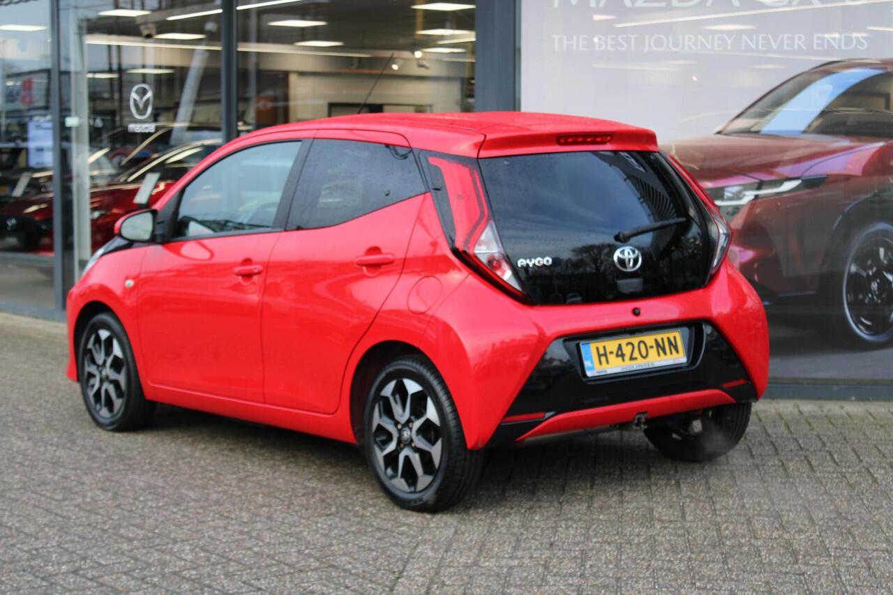 Toyota AYGO 1.0 VVT-i x-joy , Trekhaak, Clima, Camera, Apple Carplay, Bluetooth, LMV 15 Inch, Armsteun, Elek.Ramen