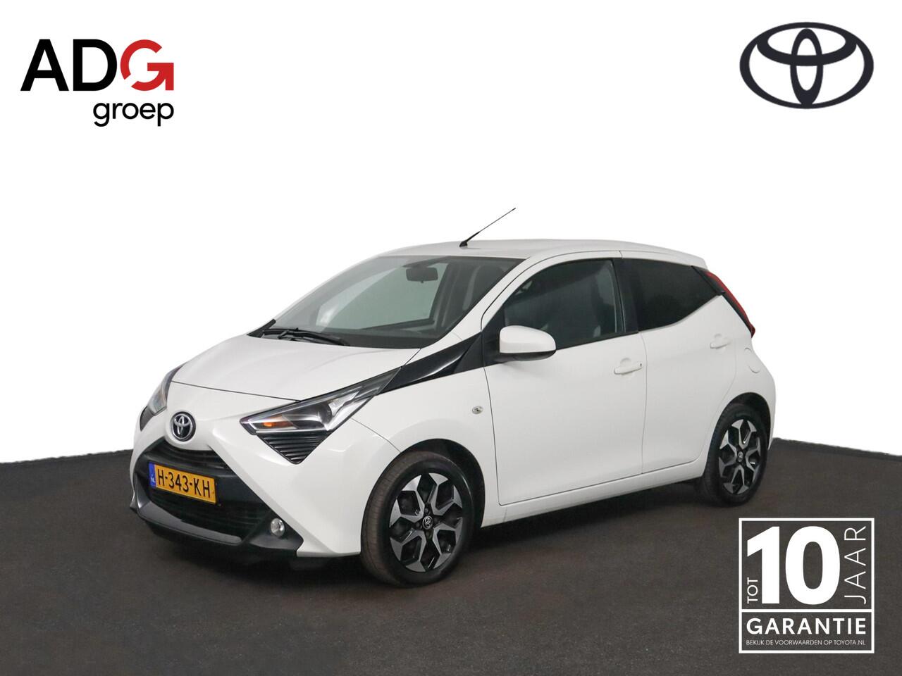 Toyota AYGO 1.0 VVT-i x-joy | Apple Carplay/Android Auto | Climate Control | Lichtmetalen Velgen | Parkeercamera |