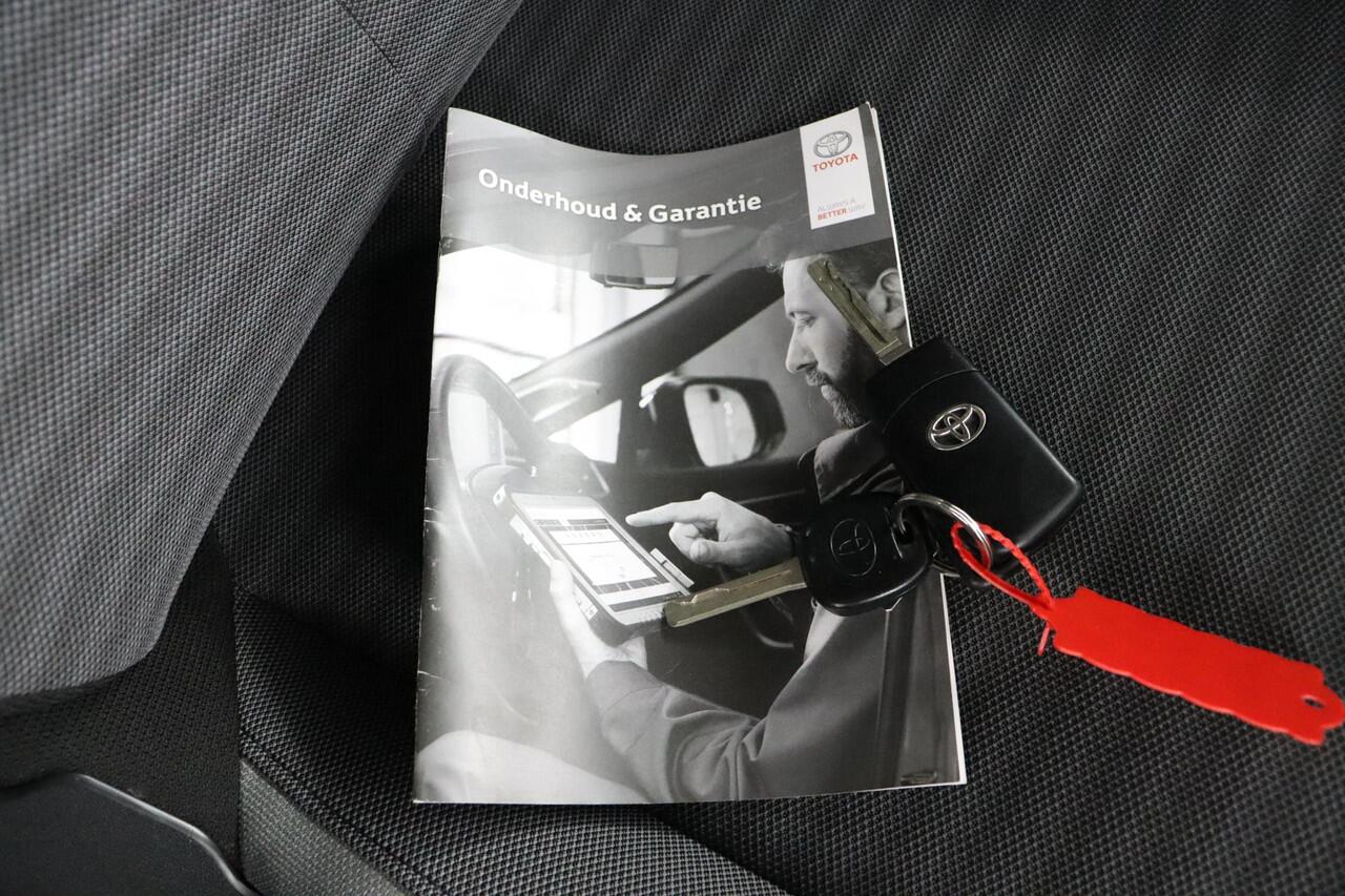 Toyota AYGO 1.0 VVT-i x-joy | Apple Carplay/Android Auto | Climate Control | Lichtmetalen Velgen | Parkeercamera |