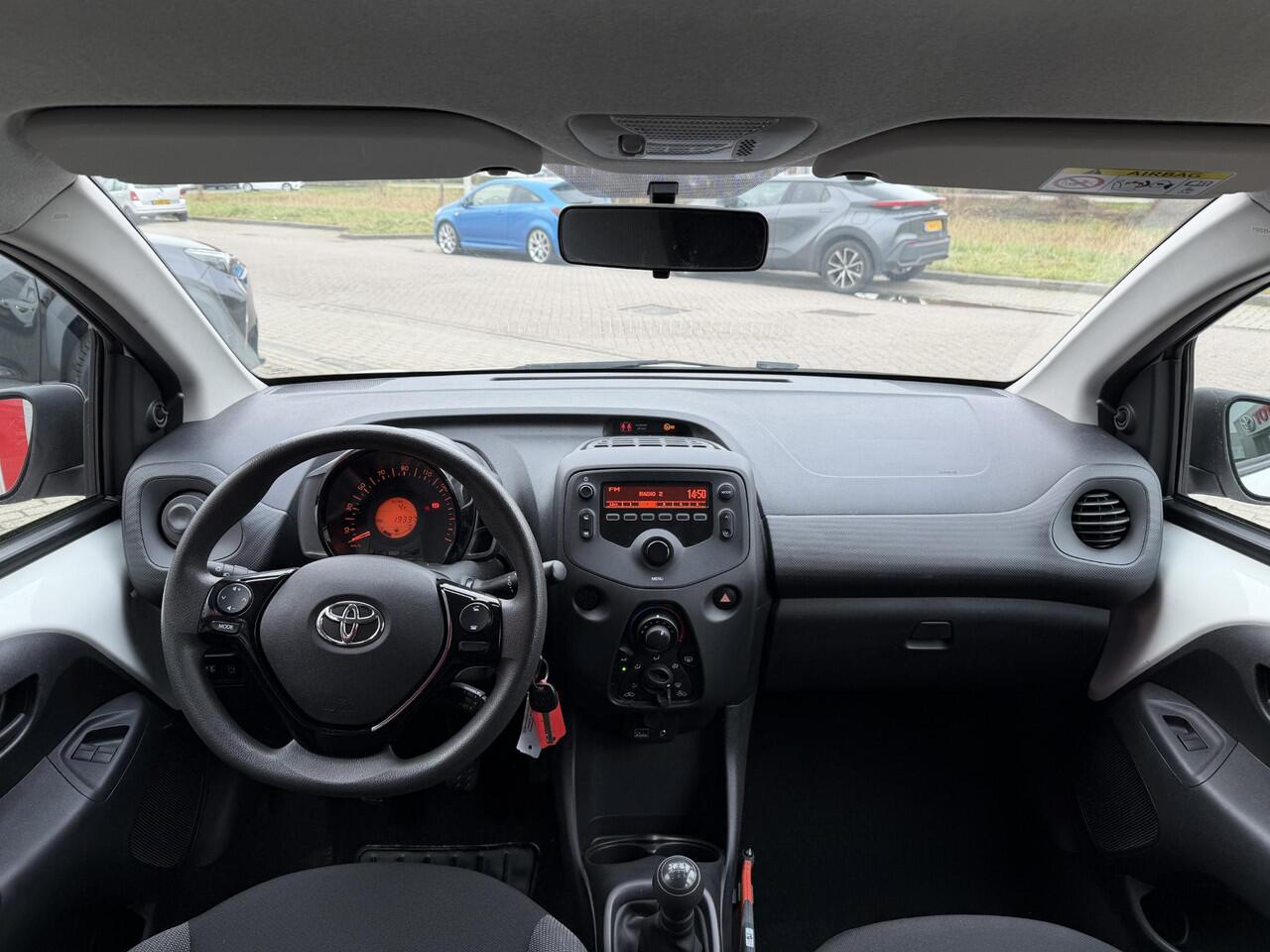 Toyota AYGO 1.0 VVT-i x-fun Eerste eigenaar | lage kilometerstand | Airco