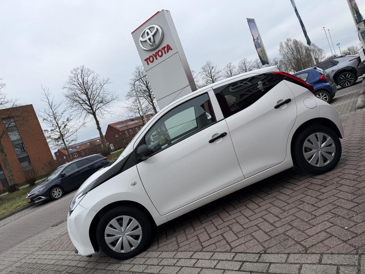 Toyota AYGO 1.0 VVT-i x-fun Eerste eigenaar | lage kilometerstand | Airco
