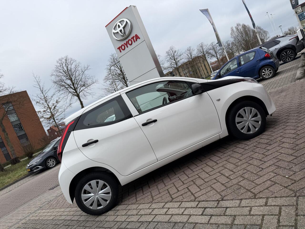 Toyota AYGO 1.0 VVT-i x-fun Eerste eigenaar | lage kilometerstand | Airco