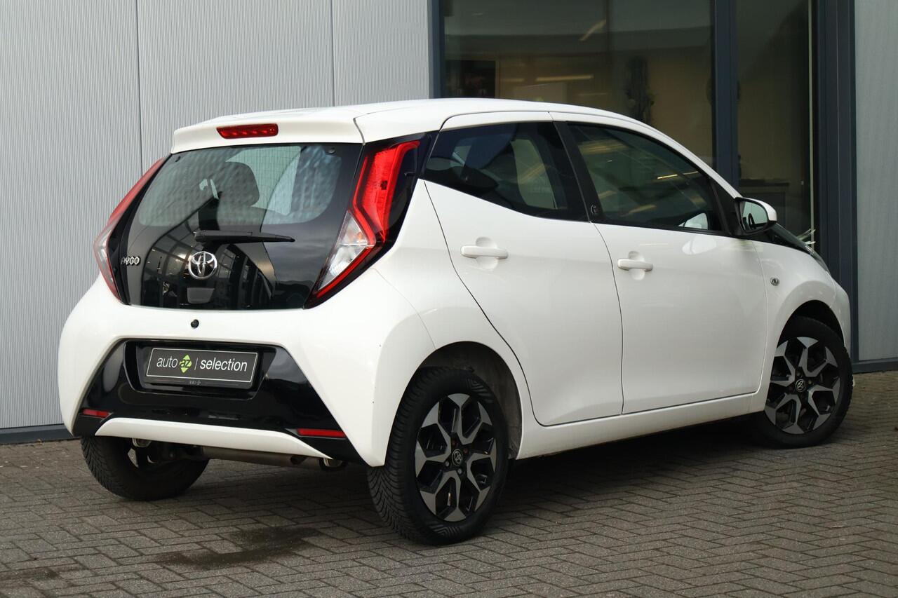 Toyota AYGO 1.0 VVT-i x-joy / Automaat