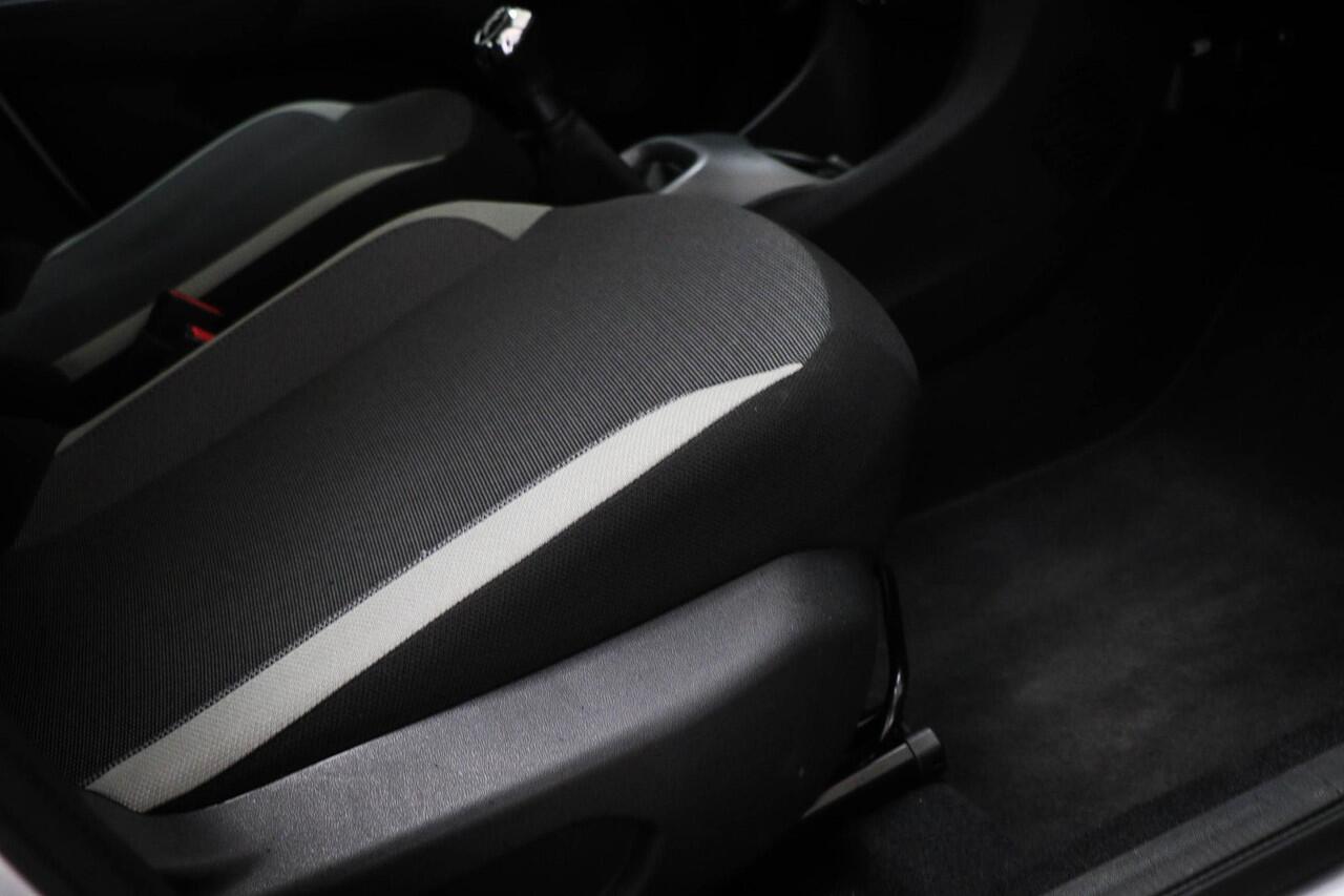 Toyota AYGO 1.0 VVT-i x-play | AIRCO | BLUETOOTH | CAMERA