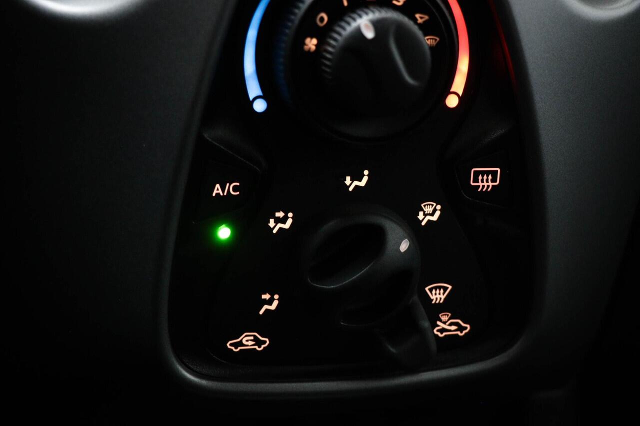 Toyota AYGO 1.0 VVT-i x-play | AIRCO | BLUETOOTH | CAMERA