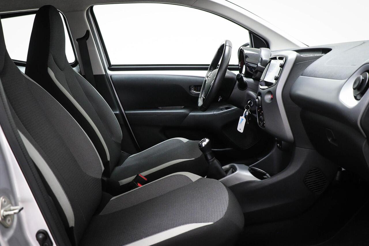 Toyota AYGO 1.0 VVT-i x-play | AIRCO | BLUETOOTH | CAMERA