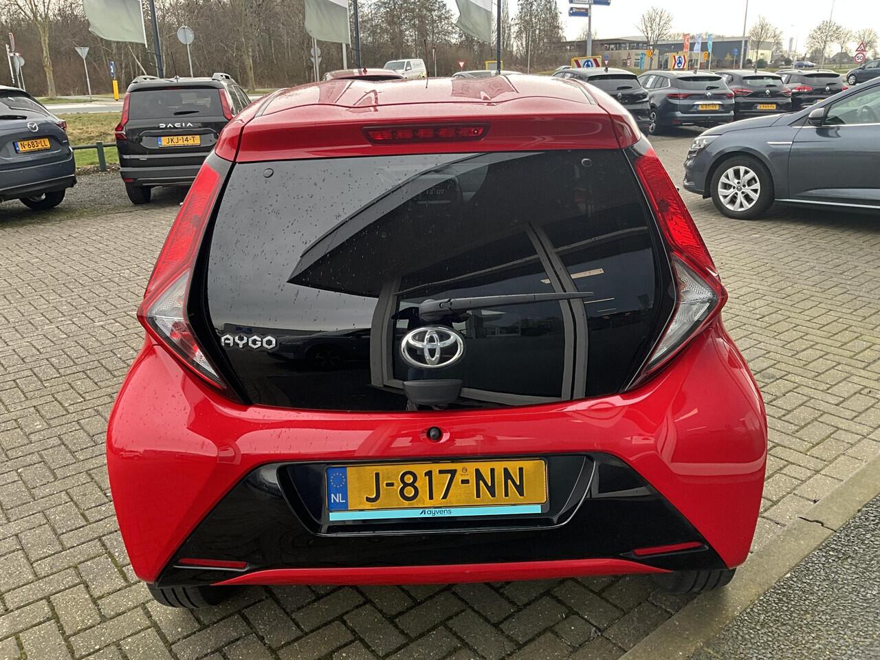 Toyota AYGO 1.0 VVT-i x-joy