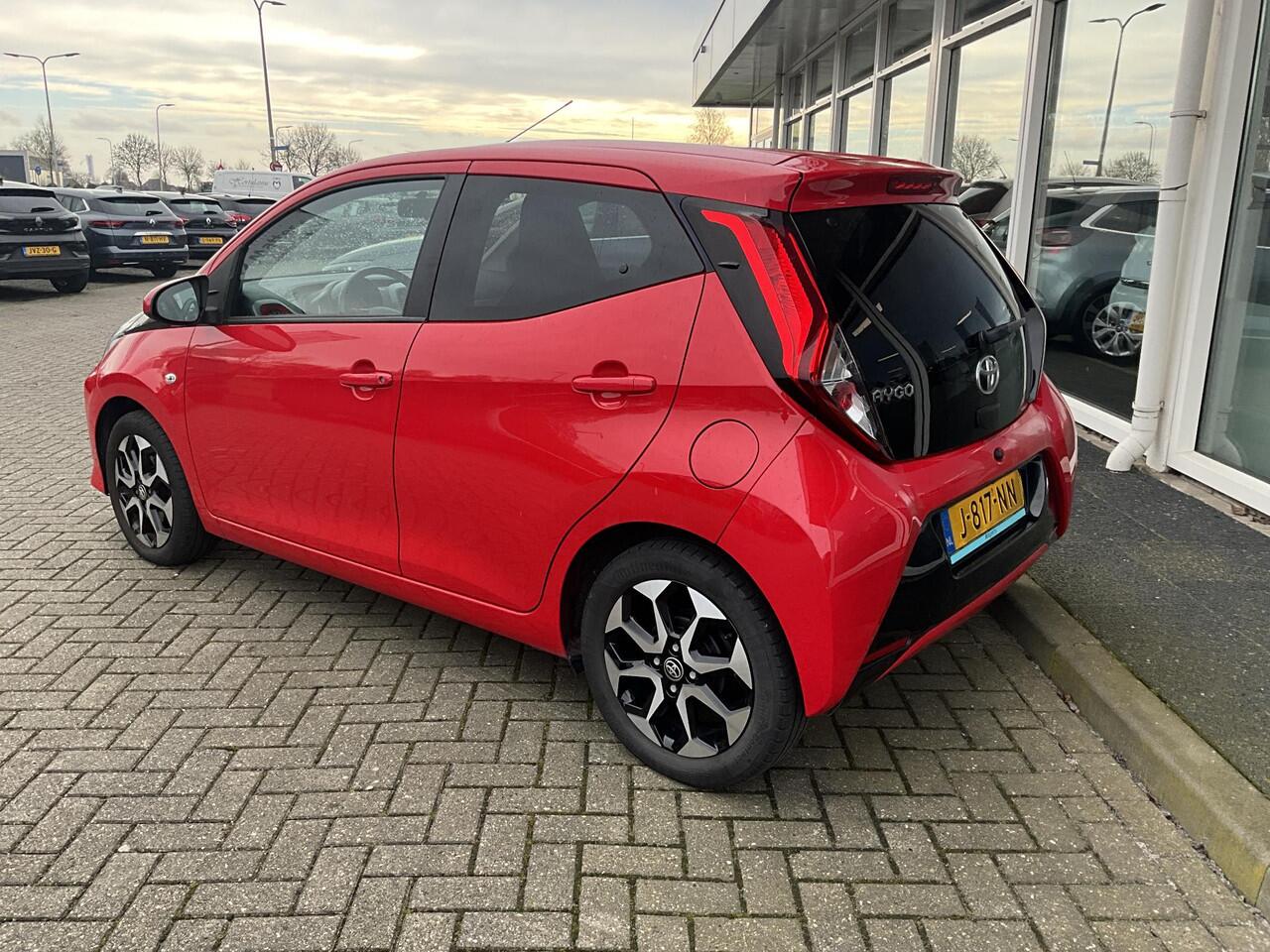 Toyota AYGO 1.0 VVT-i x-joy
