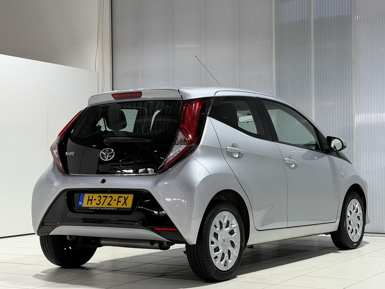 Toyota AYGO 1.0 VVT-i x-play