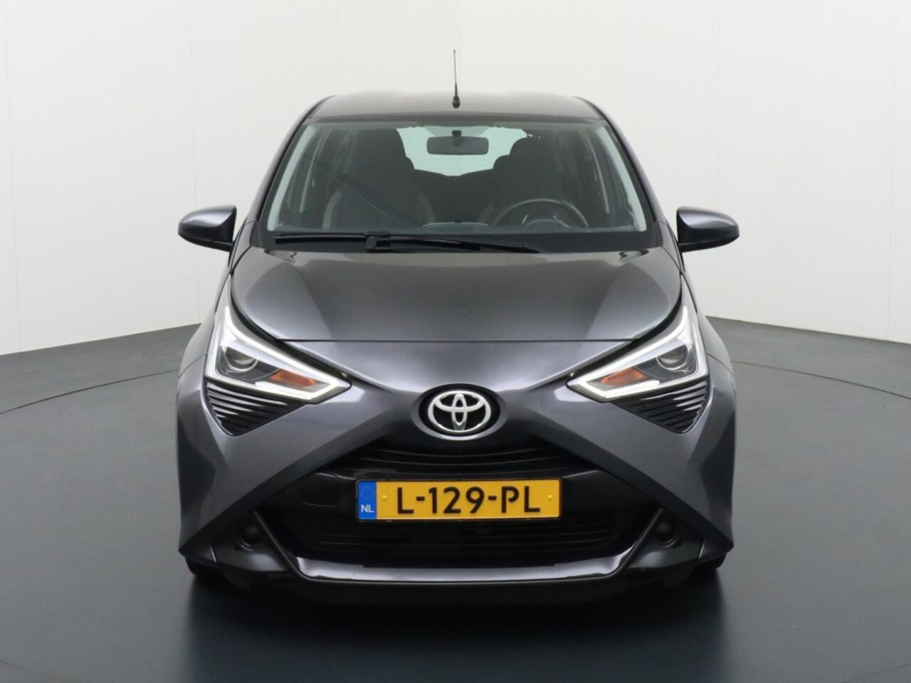 Toyota AYGO X-PLAY,A CAMERA.CARPLAY NAVIGATIE,AIRCO ,NED AUTO