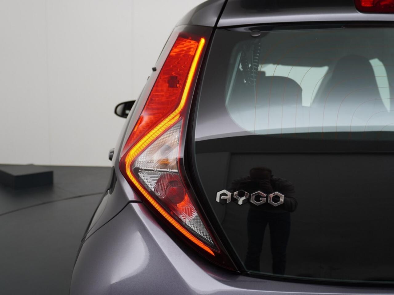 Toyota AYGO X-PLAY,A CAMERA.CARPLAY NAVIGATIE,AIRCO ,NED AUTO