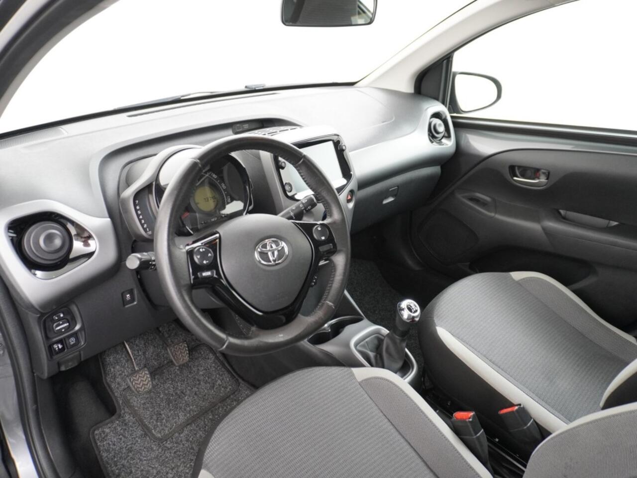 Toyota AYGO X-PLAY,A CAMERA.CARPLAY NAVIGATIE,AIRCO ,NED AUTO