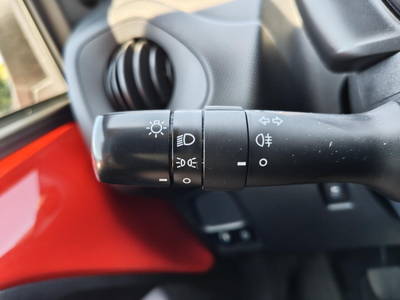 Toyota AYGO 1.0 VVT-i x-fun | Airco | DAB | Bluetooth | El. Ramen |