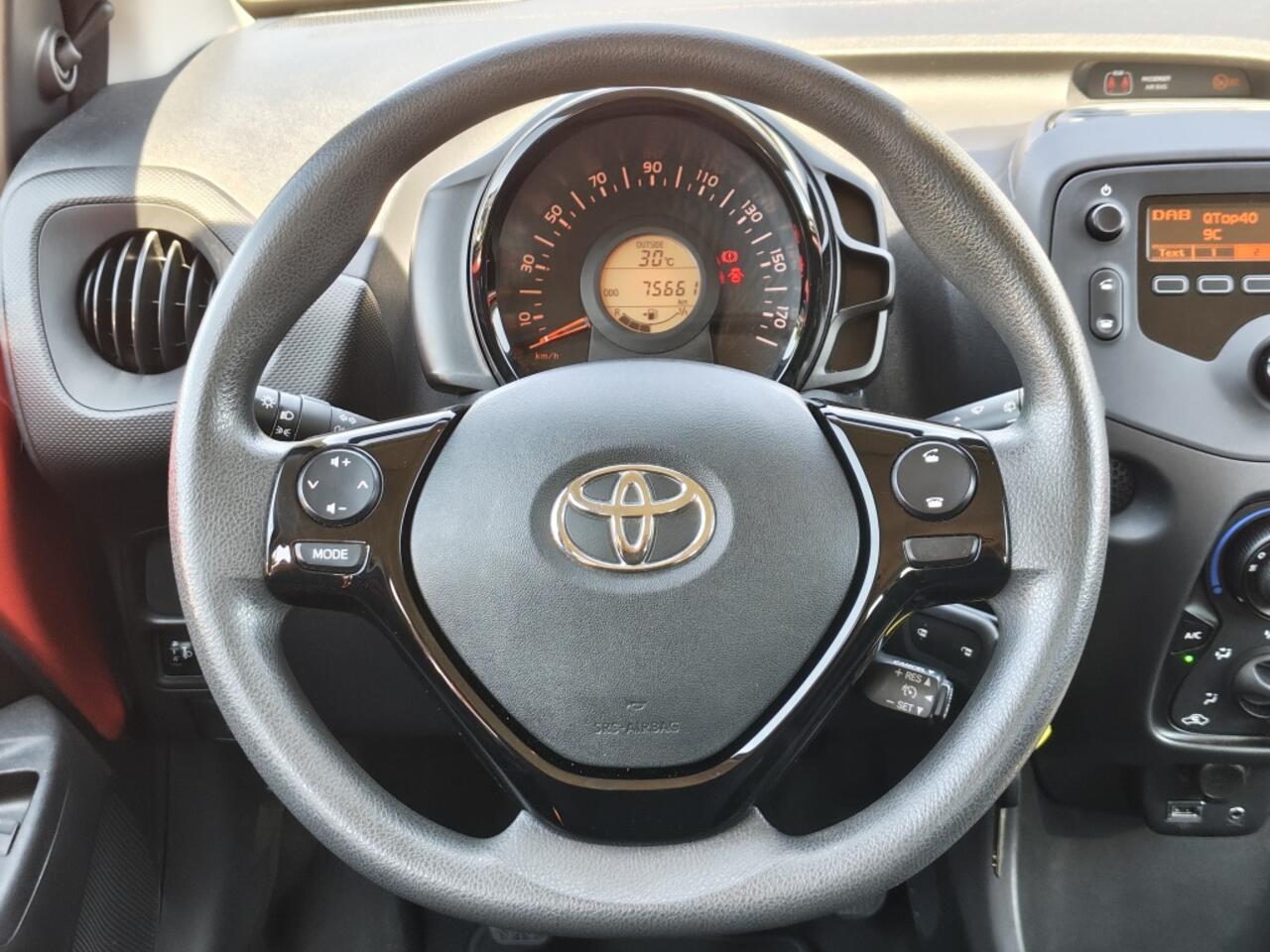 Toyota AYGO 1.0 VVT-i x-fun | Airco | DAB | Bluetooth | El. Ramen |