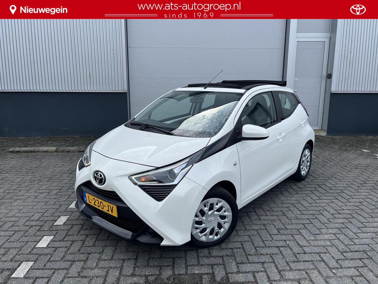 Toyota AYGO 1.0 VVT-i x-play cabrio | Open vouwdak | Origineel NL | 1e eigenaar | Apple Carplay/Android Auto | Achteruitrijcamera | Garantie t/m 06-2031 of 200.000km