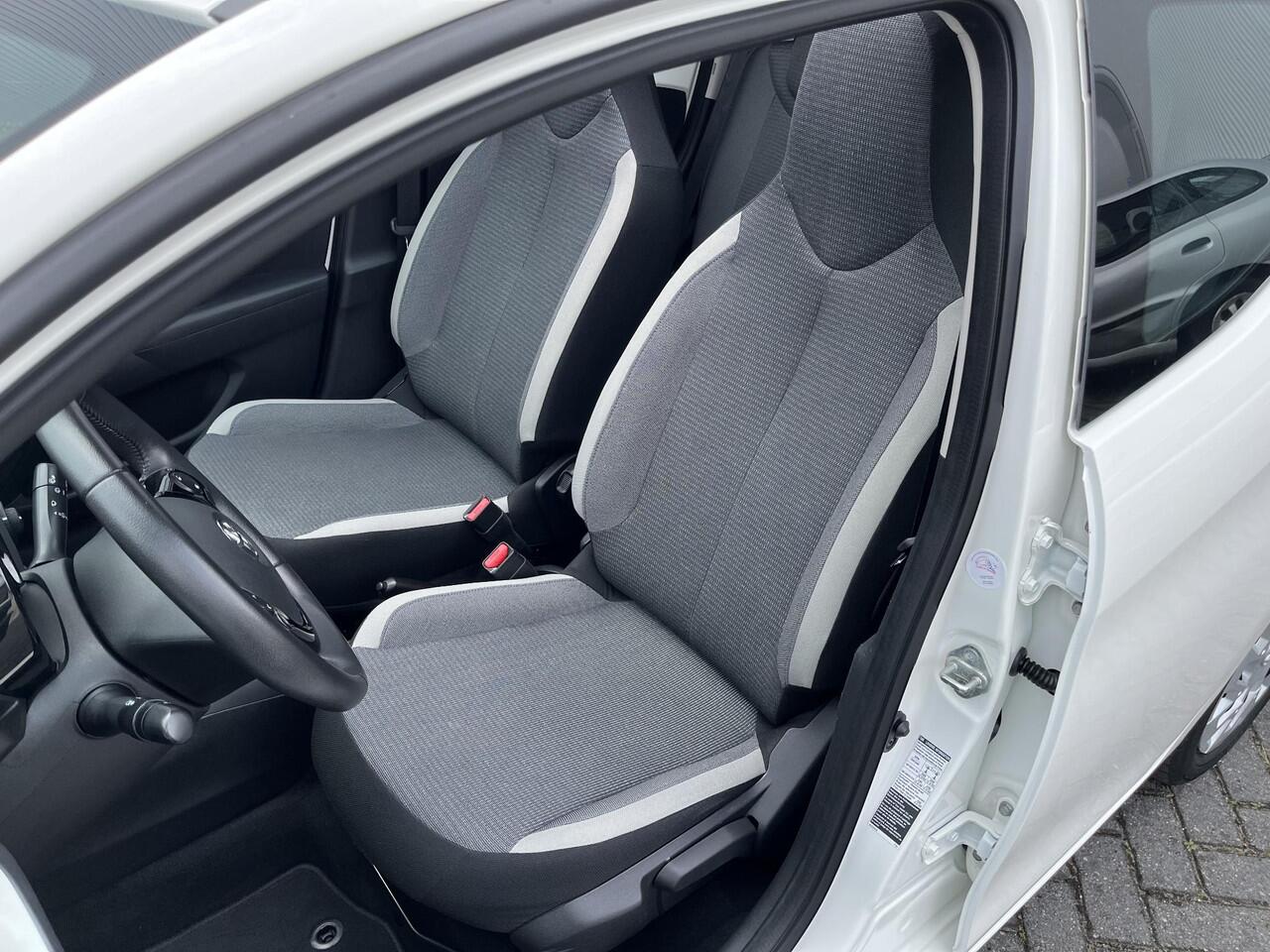 Toyota AYGO 1.0 VVT-i x-play cabrio | Open vouwdak | Origineel NL | 1e eigenaar | Apple Carplay/Android Auto | Achteruitrijcamera | Garantie t/m 06-2031 of 200.000km