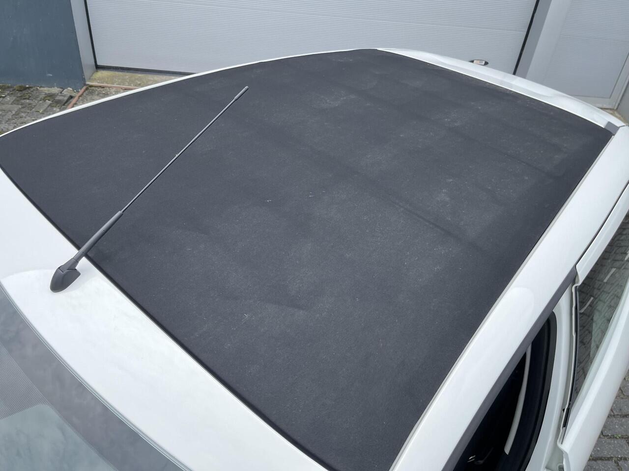 Toyota AYGO 1.0 VVT-i x-play cabrio | Open vouwdak | Origineel NL | 1e eigenaar | Apple Carplay/Android Auto | Achteruitrijcamera | Garantie t/m 06-2031 of 200.000km