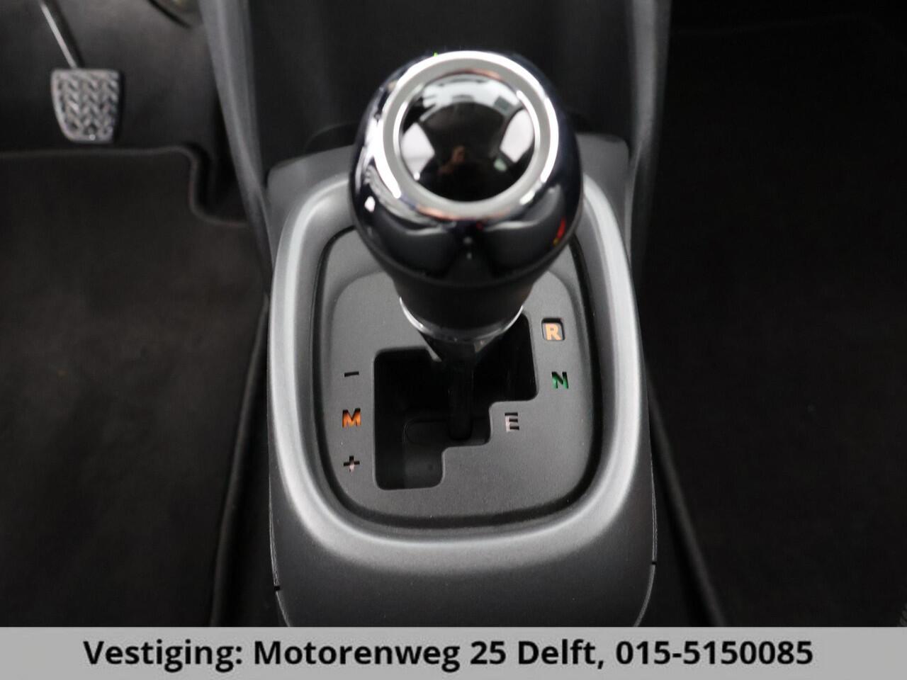 Toyota AYGO 1.0 VVT-i X-PLAY AUTOMAAT GARANTIE TOT 10-2031 BIJNA 2022. APPLE CARPLAY & ANDROID AUTO . ACHTERUITRIJ CAMERA .