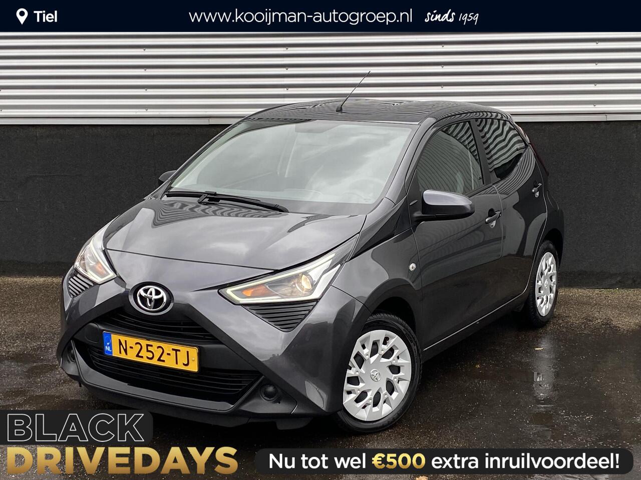 Toyota AYGO 1.0 VVT-i x-play Apple Carplay en/of Android auto navigatie, Achteruitrijcamera, 1e eign. NL-auto