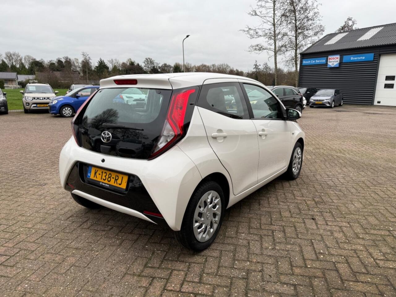Toyota AYGO 1.0 VVT-I X-PLAY AUTOMAAT 5-DRS CAMERA/AIRCO/RADIO/CARPLAY/ ENZ.