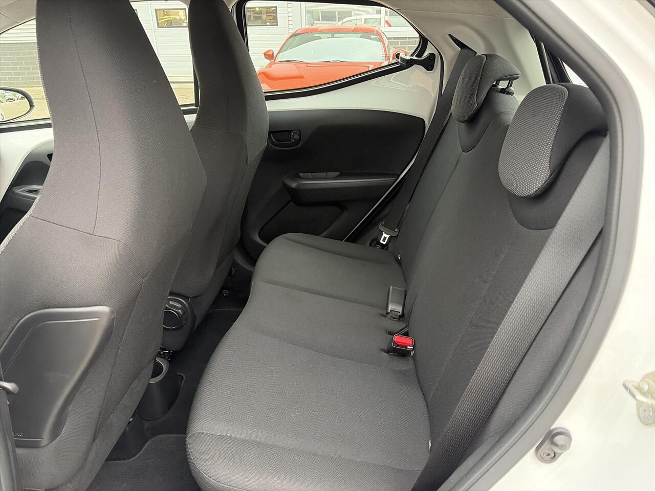 Toyota AYGO 1.0 VVT-i x-fun