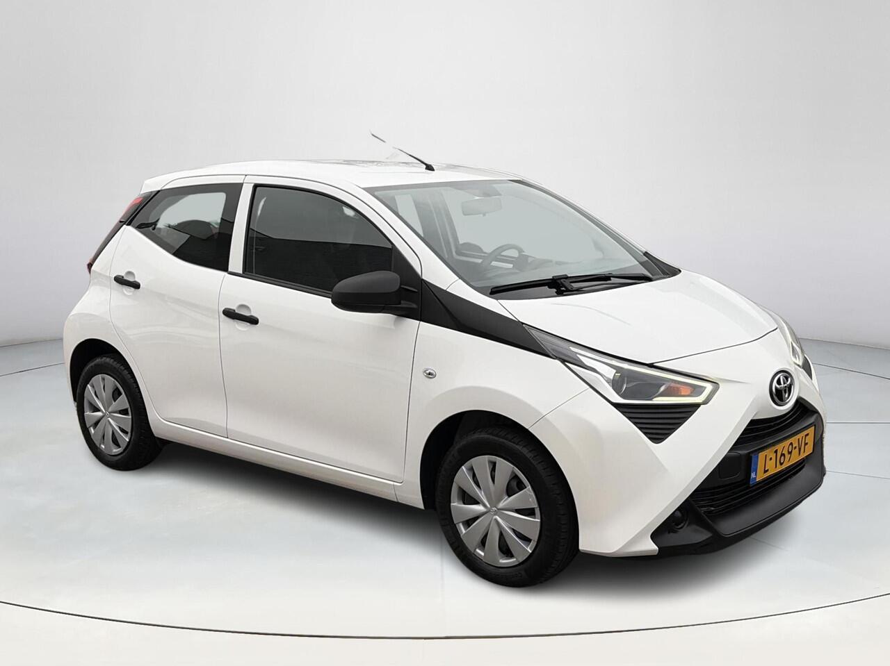 Toyota AYGO 1.0 VVT-i x-fun