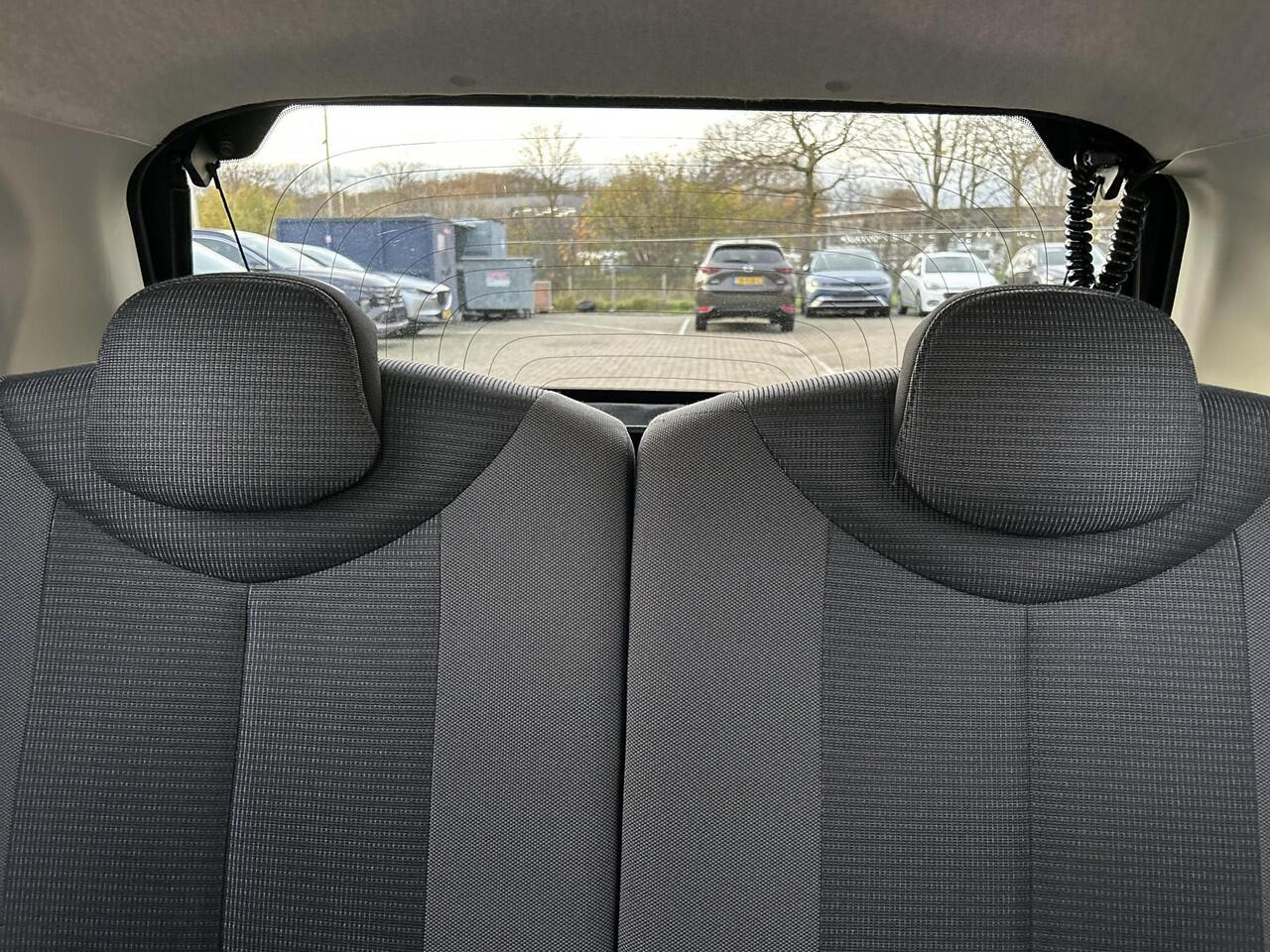 Toyota AYGO 1.0 VVT-i x-joy | All Seasonbanden| Climate control| Cruise control| Bestuurdersstoel in hoogte verstelbaar| Apple Carplay|