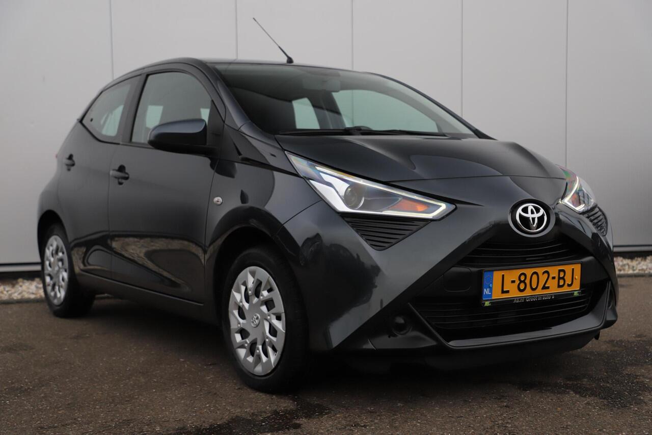 Toyota AYGO 1.0 VVT-i x-play Automaat Carplay Android/Navigatie Achteruitrijcamera Airco LED