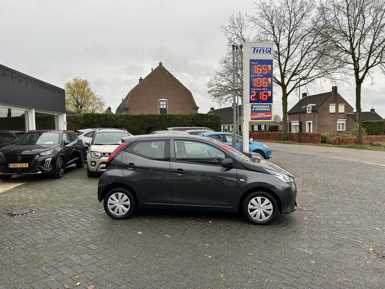 Toyota AYGO 1.0 VVT-i x-fun