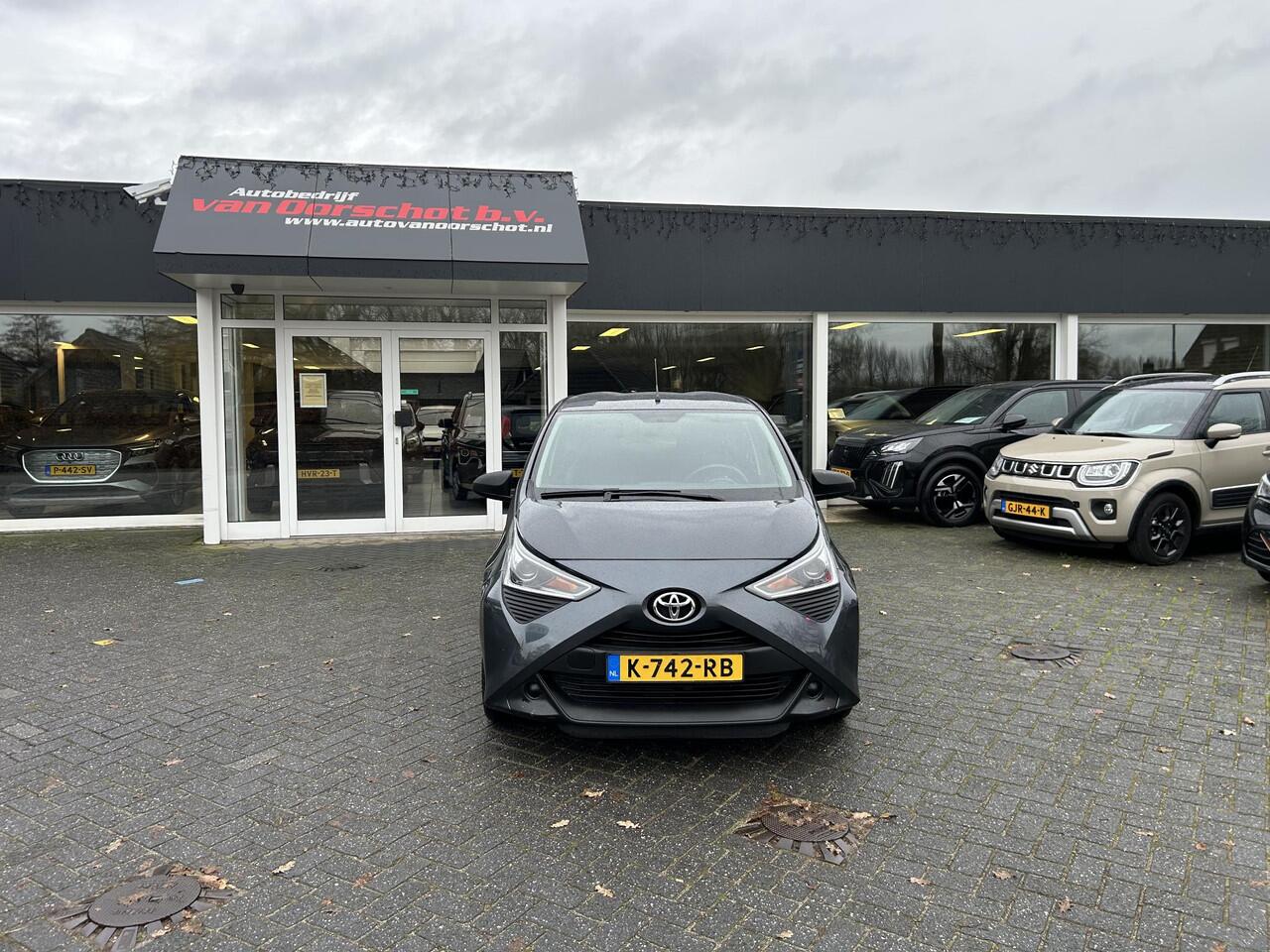Toyota AYGO 1.0 VVT-i x-fun