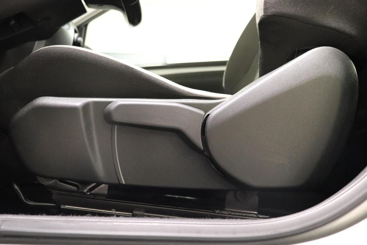 Toyota AYGO 1.0 VVT-i X-Play, Apple Carplay/Android auto, Airco, Parkeercamera!