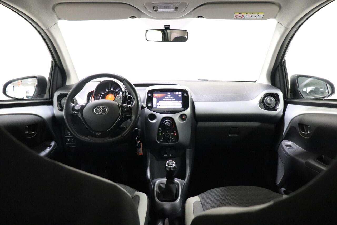 Toyota AYGO 1.0 VVT-i X-Play, Apple Carplay/Android auto, Airco, Parkeercamera!