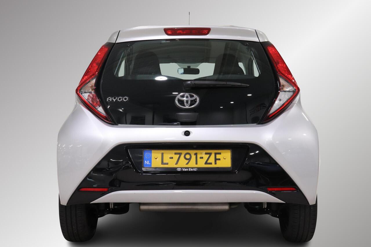 Toyota AYGO 1.0 VVT-i X-Play, Apple Carplay/Android auto, Airco, Parkeercamera!