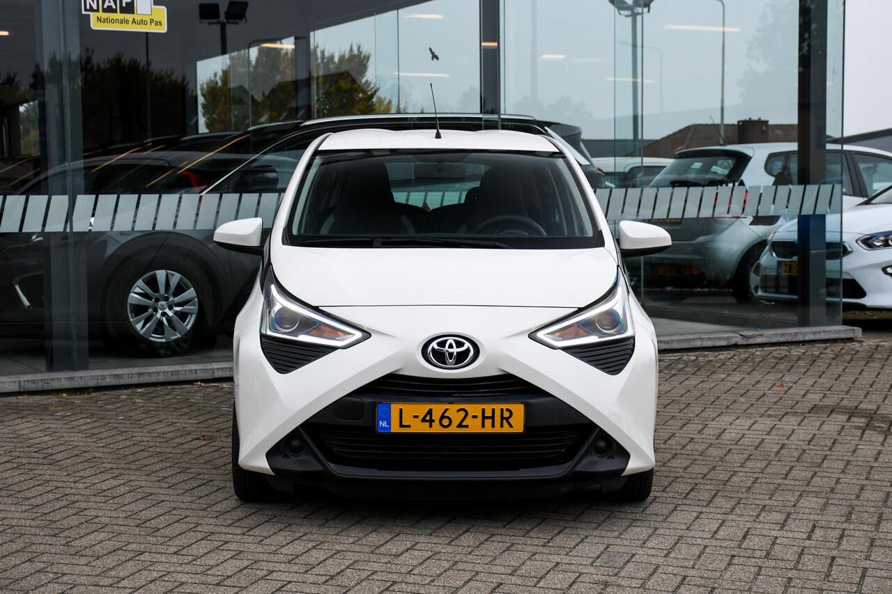 Toyota AYGO 1.0 VVT-i x-play APPLE CARPLAY/ HILL HOLD/ LED