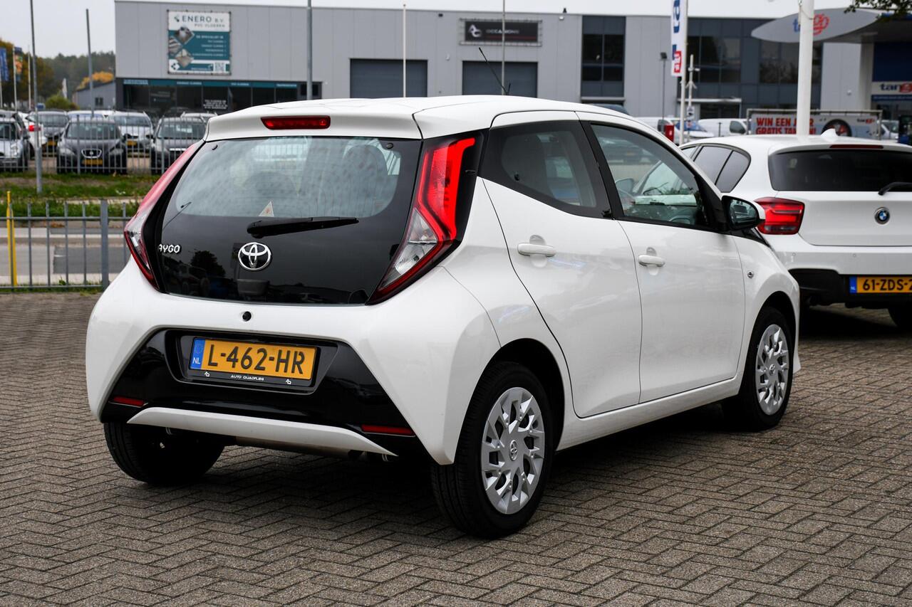 Toyota AYGO 1.0 VVT-i x-play APPLE CARPLAY/ HILL HOLD/ LED